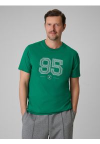 4f - 4F T-shirt regular z nadrukiem męski - zielony S. Okazja: na co dzień. Kolor: zielony. Materiał: dzianina, bawełna, materiał. Wzór: nadruk. Styl: casual, klasyczny #1