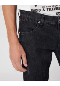 Wrangler - WRANGLER LARSTON MĘSKIE SPODNIE JEANSOWE JEANS BASS BLACK W18S3018O 112326029