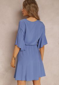 Renee - Niebieska Sukienka Hypsilea. Kolor: niebieski. Materiał: tkanina, wiskoza. Wzór: gładki. Typ sukienki: kopertowe. Długość: mini
