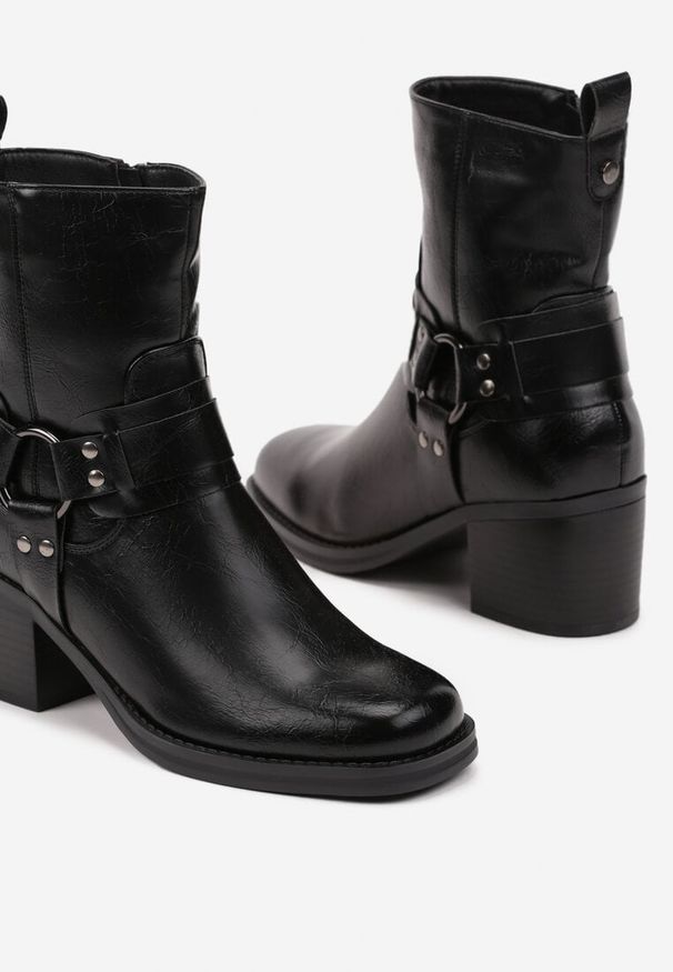 Renee - Czarne Botki na Słupku w Stylu Kowbojek z Klamrami Irivaria. Okazja: na co dzień. Zapięcie: klamry. Kolor: czarny. Materiał: jeans. Obcas: na słupku. Styl: boho, casual