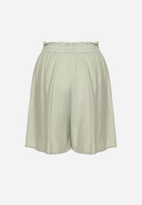 Born2be - Zielone Wiskozowe Szorty z Wysokim Stanem i Paskiem Lumovelle. Okazja: na co dzień. Stan: podwyższony. Kolor: zielony. Materiał: wiskoza. Styl: casual, elegancki #7