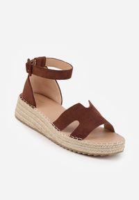 Renee - Ciemnobrązowe Sandały VICES na Koturnie z Plecionką i Wycięciami przy Cholewce Celanele. Okazja: na co dzień. Zapięcie: sprzączka. Kolor: brązowy. Wzór: ażurowy. Sezon: lato. Obcas: na koturnie. Styl: wakacyjny, casual, elegancki #6