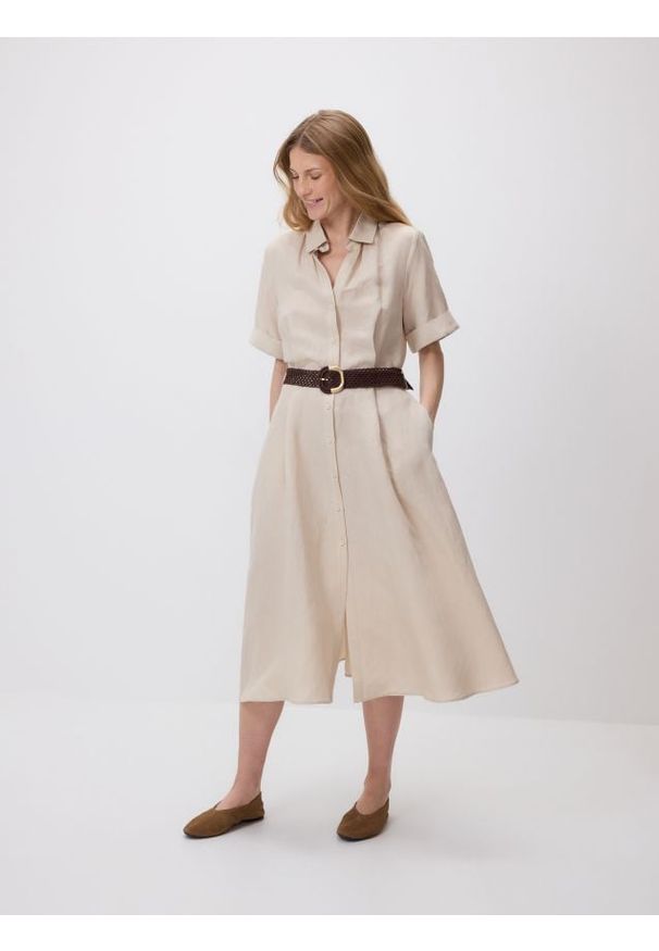 Reserved - Sukienka midi z lnem - beżowy. Kolor: beżowy. Materiał: len. Długość: midi