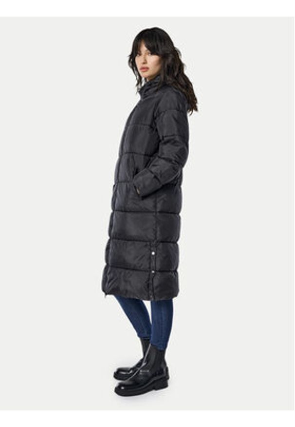 only - ONLY Płaszcz zimowy Montana 15226559 Czarny Relaxed Fit. Kolor: czarny. Materiał: syntetyk. Sezon: zima