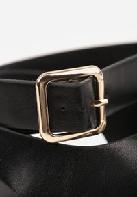 Renee - Czarne Sandały z Paskiem na Palec z Metaliczną Aplikacją i Klamerką Ailintra. Okazja: na co dzień. Zapięcie: pasek. Kolor: czarny. Wzór: aplikacja. Styl: casual, elegancki #5