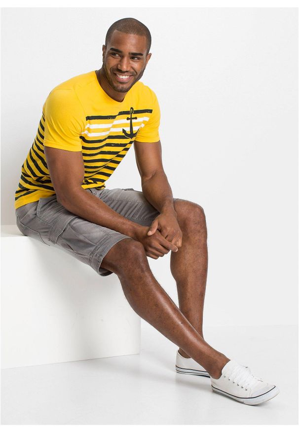 bonprix - Bermudy dżinsowe ze stretchem, regular fit. Kolor: szary. Styl: elegancki