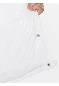 Calvin Klein Jeans Kurtka puchowa J20J222710 Biały Regular Fit. Kolor: biały. Materiał: puch, syntetyk