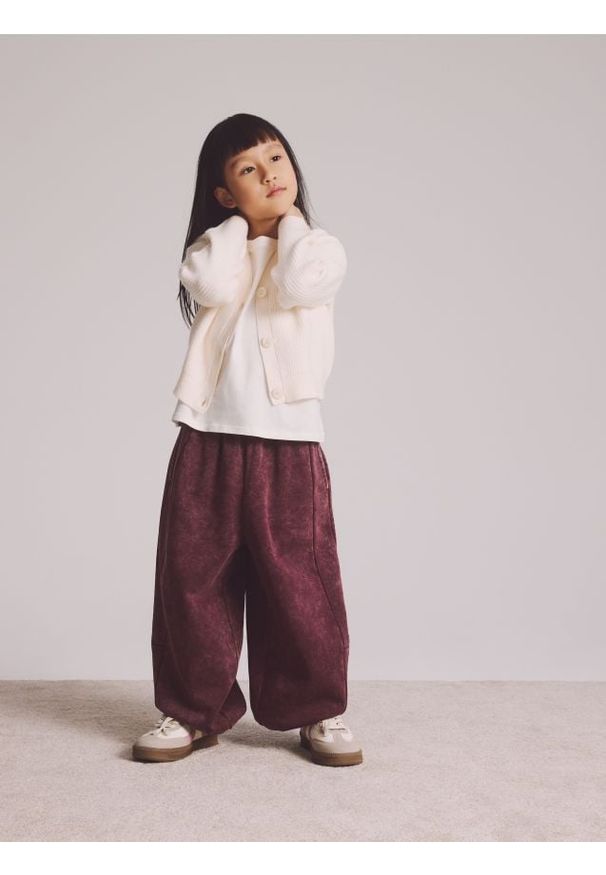 Reserved - Kardigan z dodatkiem wiskozy - złamana biel. Materiał: wiskoza