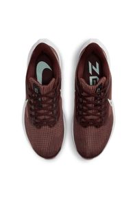 Buty Nike Air Zoom Pegasus 39 M DH4072-600 czerwone wielokolorowe. Okazja: na co dzień. Zapięcie: pasek. Kolor: czerwony, wielokolorowy. Materiał: guma. Szerokość cholewki: normalna. Model: Nike Zoom. Sport: bieganie #7