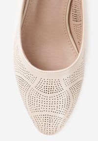 Born2be - Beżowe Czółenka VICES na Obcasie z Ażurową Cholewką i Odkrytą Piętą Penevera. Okazja: na co dzień, na spotkanie biznesowe. Kolor: beżowy. Materiał: len. Szerokość cholewki: normalna. Wzór: ażurowy. Obcas: na obcasie. Styl: casual, biznesowy. Wysokość obcasa: średni #3