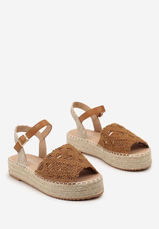 Renee - Brązowe Sandały Plecione w Stylu Espadryli na Platformie z Juty Garita. Kolor: brązowy. Wzór: ażurowy. Sezon: lato. Obcas: na platformie