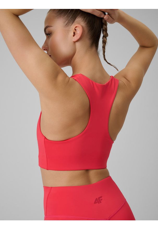 4f - 4F Biustonosz treningowy z niskim wsparciem damski - czerwony S. Kolor: czerwony. Materiał: guma, włókno. Rodzaj stanika: wyciągane miseczki. Sport: fitness, joga i pilates