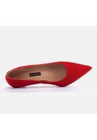 Marco Shoes Eleganckie szpilki na niższym obcasie czerwone. Kolor: czerwony. Obcas: na obcasie. Styl: elegancki. Wysokość obcasa: niski #5