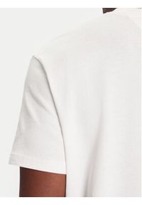 Tommy Jeans T-Shirt DM0DM22464 Biały Regular Fit. Kolor: biały. Materiał: bawełna #5