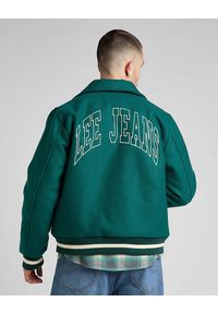 Lee - LEE VARSITY JACKET MĘSKA KURTKA PRZEJŚCIOWA LOGO NADRUK ESMERALDA L87TDB96. Wzór: nadruk #5