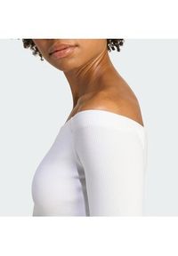 Adidas - adidas Bluzka Essentials KE3153 Biały Slim Fit. Kolor: biały. Materiał: bawełna #4