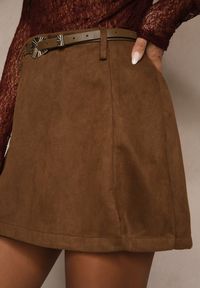 Renee - Brązowe Spódnico-Szorty High Waist z Ozdobnym Paskiem Korelea. Stan: podwyższony. Kolor: brązowy. Styl: klasyczny