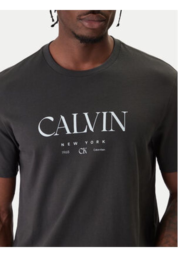 Calvin Klein T-Shirt LV04RE807G Szary Regular Fit. Kolor: szary. Materiał: bawełna