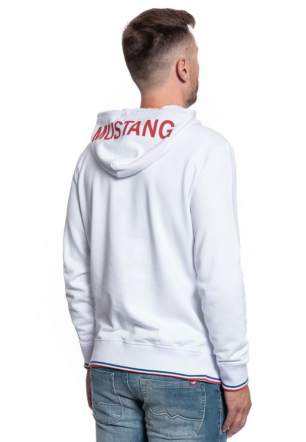 Mustang - MĘSKA BLUZA Z KAPTUREM MUSTANG BENNET H HOOD PRINT 1009166 2045. Typ kołnierza: kaptur. Wzór: nadruk