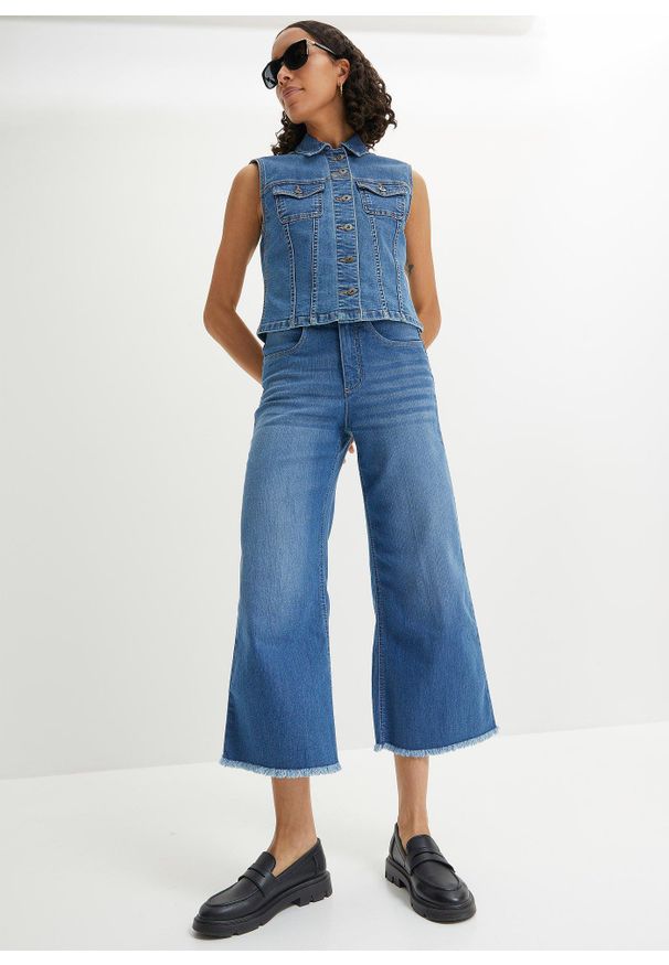 bonprix - Dżinsy 7/8 Wide Fit. Kolor: niebieski