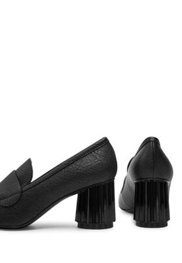 AGL Półbuty Dorica M Moc D271003PCKB1401013 Czarny. Kolor: czarny. Materiał: skóra