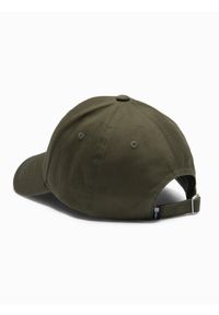 Ombre Clothing - Jednokolorowa męska czapka z daszkiem bejsbolówka – khaki V5. Kolor: brązowy. Materiał: bawełna. Wzór: ze splotem. Styl: klasyczny, sportowy, casual #3