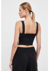 adidas Originals top damski kolor czarny. Typ kołnierza: dekolt w karo. Kolor: czarny. Materiał: skóra. Długość rękawa: na ramiączkach #3