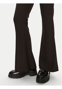 Gina Tricot Spodnie materiałowe Slim Bootcut Trousers 22856 Czarny Bootcut Fit. Kolor: czarny. Materiał: syntetyk