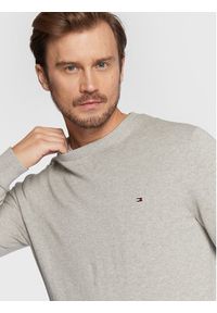 TOMMY HILFIGER - Tommy Hilfiger Sweter MW0MW28046 Szary Regular Fit. Kolor: szary. Materiał: bawełna #4