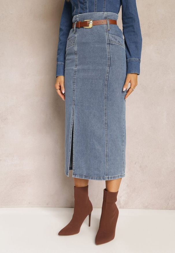 Renee - Granatowa Jeansowa Spódnica Ołówkowa z Dodatkowym Paskiem Caladyn. Okazja: na co dzień. Stan: podwyższony. Kolor: niebieski. Materiał: jeans. Styl: casual