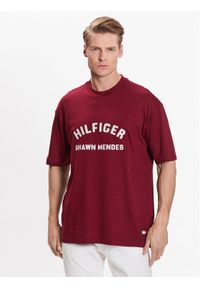 TOMMY HILFIGER - Tommy Hilfiger T-Shirt Archive MW0MW31189 Bordowy Relaxed Fit. Kolor: czerwony. Materiał: bawełna #1