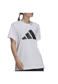 Adidas - Koszulka adidas Sportswear Future Icons Logo Graphic Tee GU9697 - biała. Kolor: biały. Materiał: poliester, materiał, bawełna. Długość rękawa: krótki rękaw. Długość: krótkie. Wzór: aplikacja