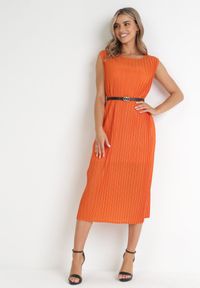 Born2be - Pomarańczowa Plisowana Sukienka Midi z Paskiem z Imitacji Skóry Sharia. Kolor: pomarańczowy. Materiał: skóra. Długość rękawa: bez rękawów. Styl: elegancki. Długość: midi #1