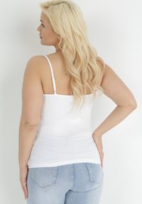 Born2be - Biały Top na Cienkich Regulowanych Ramiączkach z Okrągłym Dekoltem Narenia. Okazja: na co dzień. Kolor: biały. Materiał: jeans, materiał, bawełna. Długość rękawa: na ramiączkach. Styl: klasyczny, casual, elegancki