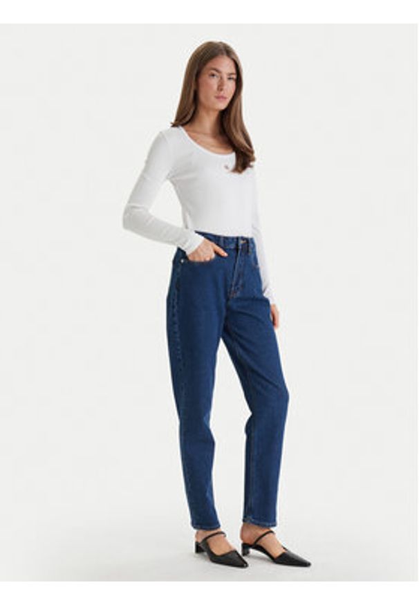 Calvin Klein Jeans Jeansy LV047F492G Niebieski Mom Fit. Kolor: niebieski