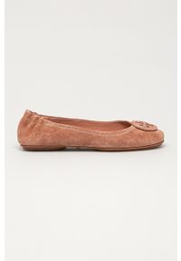 Tory Burch - Baleriny zamszowe. Nosek buta: okrągły. Kolor: różowy. Materiał: zamsz #1
