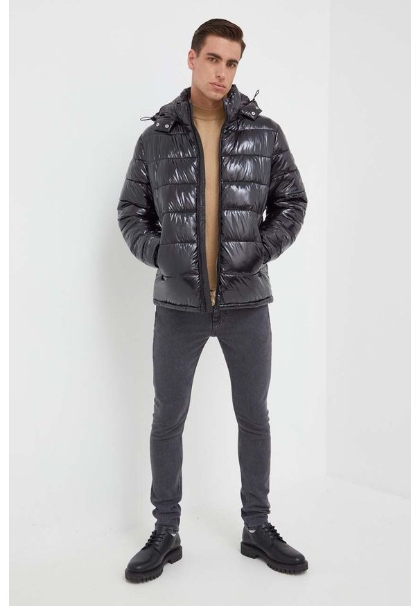 Guess kurtka męska kolor czarny zimowa. Kolor: czarny. Materiał: polar, materiał. Sezon: zima