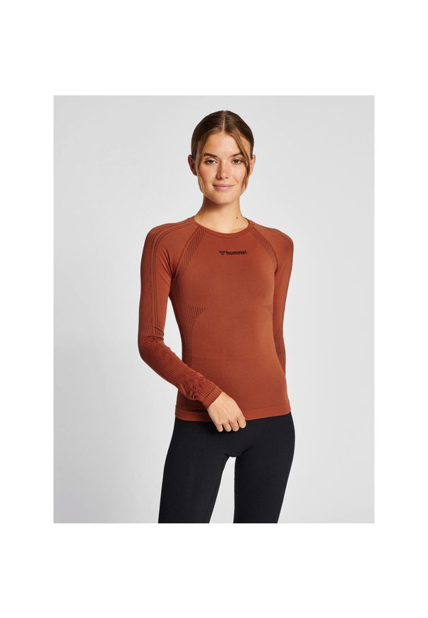 Damski bezszwowy kostium kąpielowy Hummel Shaping. Kolor: brązowy. Styl: sportowy. Sport: piłka nożna