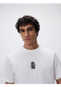 Reserved - T-shirt comfort z nadrukiem - biały. Kolor: biały. Materiał: dzianina, bawełna. Wzór: nadruk