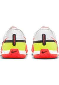 Buty piłkarskie Nike Phantom GT2 Academy Ic Jr DC0816 167 żółty, wielokolorowy białe. Zapięcie: sznurówki. Kolor: wielokolorowy, żółty. Materiał: syntetyk, guma. Szerokość cholewki: normalna. Sport: piłka nożna #4