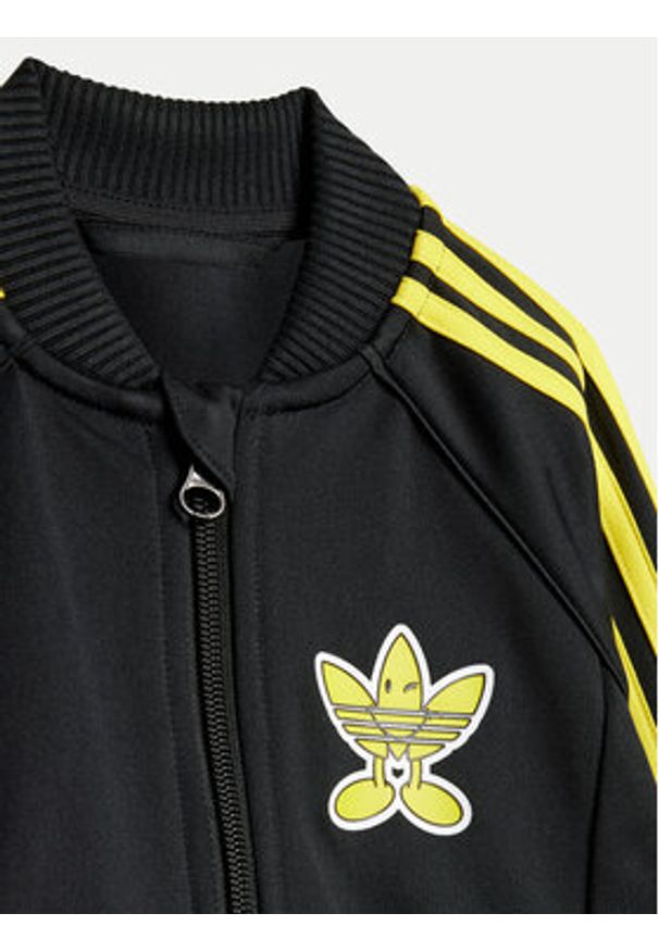 Adidas - adidas Dres Smiley World SST JD2874 Czarny Regular Fit. Kolor: czarny. Materiał: syntetyk