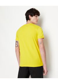 Armani Exchange - ARMANI EXCHANGE - Żółty bawełniany T-shirt z nadrukiem. Kolor: żółty. Materiał: bawełna. Wzór: nadruk
