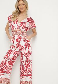 Born2be - Bordowy Taliowany Kombinezon z Wiskozy w Print Boho z Kopertowym Dekoltem Nelazi. Okazja: na co dzień. Kolor: czerwony. Materiał: wiskoza. Długość rękawa: krótki rękaw. Długość: krótkie. Wzór: nadruk. Sezon: lato. Styl: boho #3