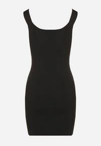 Born2be - Czarna Dopasowana Sukienka ze Sznurowaniem przy Dekolcie Tilawena. Okazja: na co dzień. Kolor: czarny. Typ sukienki: oversize. Styl: elegancki, casual #3