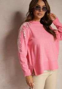 Renee - Różowy Sweter z Wiskozą i Modalem Ozdobiony Cekinami i Perłami Iveara. Kolor: różowy. Materiał: wiskoza. Wzór: aplikacja. Sezon: zima