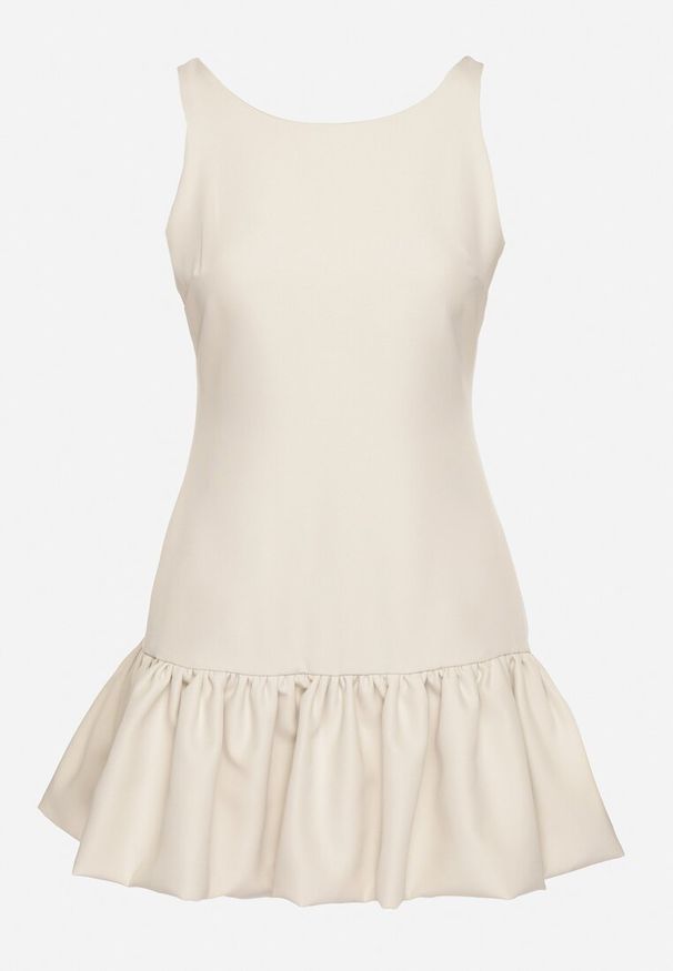 Born2be - Beżowy Taliowany Kombinezon z Falbanką Novenira. Kolor: beżowy. Styl: elegancki, klasyczny