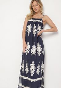 Born2be - Granatowa Sukienka o Rozkloszowanym Kroju na Ramiączkach w Etniczny Wzór Revoniae. Okazja: na co dzień. Typ kołnierza: dekolt w kształcie V. Kolor: niebieski. Długość rękawa: na ramiączkach. Styl: casual, elegancki #3