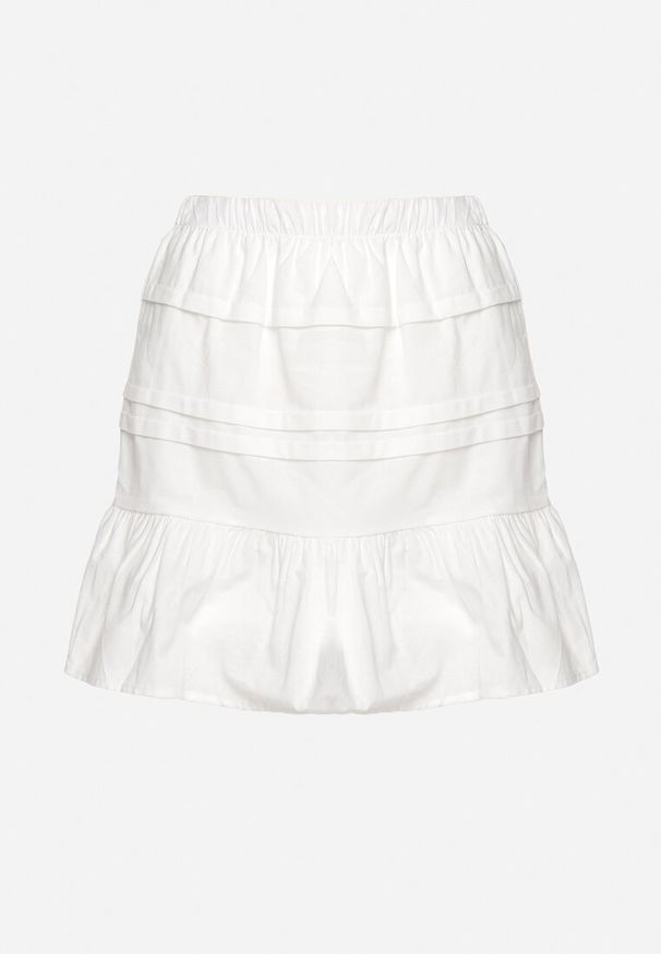 Born2be - Białe Rozkloszowane Bawełniane Spódnico-Spodenki z Wysokim Stanem i Gumką w Talii Ozdobione Falbankami Dannesto. Stan: podwyższony. Kolor: biały. Materiał: bawełna. Wzór: aplikacja. Sezon: lato