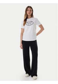 Guess T-Shirt V6RI04 K8FQ4 Biały Regular Fit. Kolor: biały. Materiał: bawełna #2