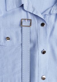 Born2be - Niebieska Wiskozowa Sukienka Koszulowa z Paskiem Andranassa. Okazja: na co dzień. Kolor: niebieski. Materiał: wiskoza. Wzór: aplikacja. Typ sukienki: koszulowe. Styl: casual, elegancki #4